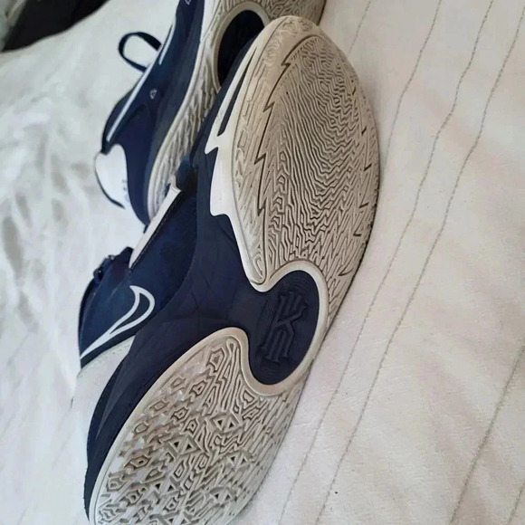 Nike Kyrie Low 5 TB Midnight Navy White DO9617-400 Men's Size 11.5 Shoes - Picture 10 of 12